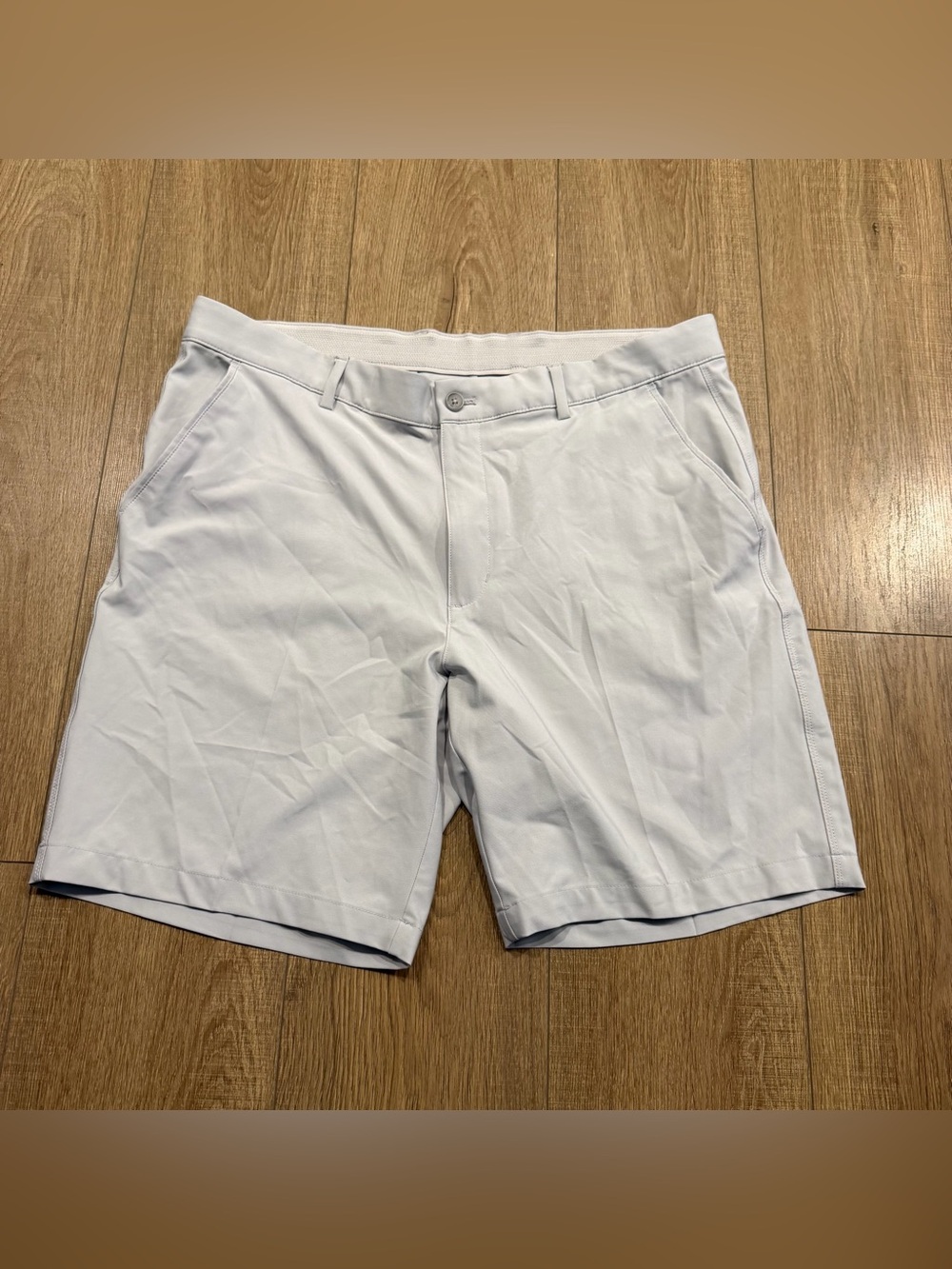 Greg Norman Light Gray preppy golf flat front Shorts, 38
